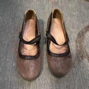 Jambu Muse wedges size 7.5